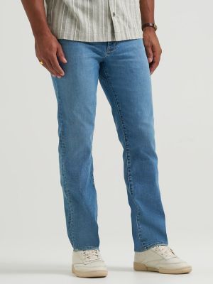Men's Extreme Motion Regular Straight Jean with Cool Temp Technology in August