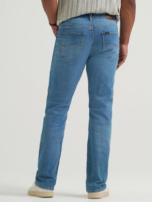 Men's Extreme Motion Regular Straight Jean with Cool Temp Technology in August