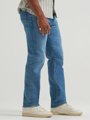 Men's Extreme Motion Regular Straight Jean with Cool Temp Technology in August