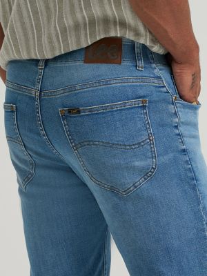 Men's Extreme Motion Regular Straight Jean with Cool Temp Technology in August