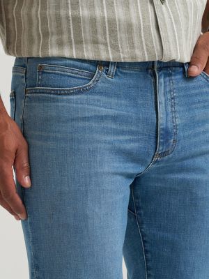 Men's Extreme Motion Regular Straight Jean with Cool Temp Technology in August