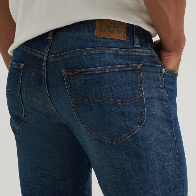 Men's Extreme Motion MVP Athletic Tapered Leg Jean in Andover