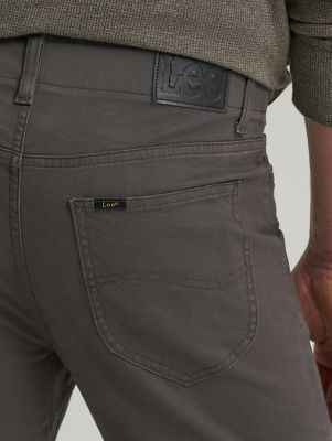 Men's Extreme Motion Slim Straight Twill Jean