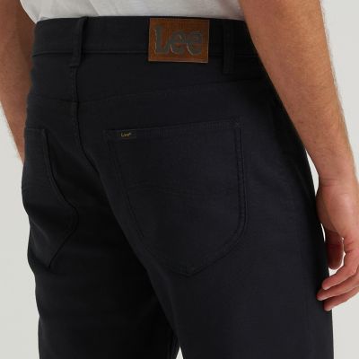 Men's Legendary Regular Taper Pant in Black