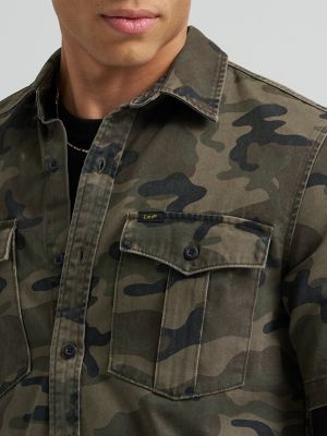 Men's Double Chest Patch Pocket Button Down Shirt in Dark Olive Camo alternative view 2