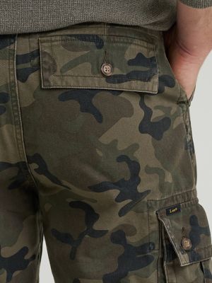 Men's Legendary Loose Straight Cargo Pant in Dark Olive Camo