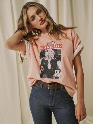 Women's Lee&reg; x Marilyn Monroe Girlfriend Tee in Peach Bud
