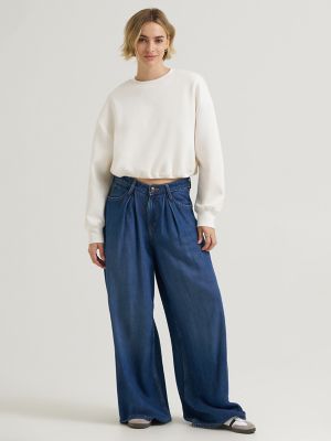 Women's Solid Crew Neck Sweatshirt in Ecru
