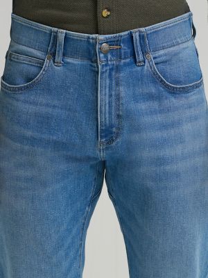 Men's Extreme Motion Athletic Tapered Leg Jean (Big & Tall) in Revival alternative view 4