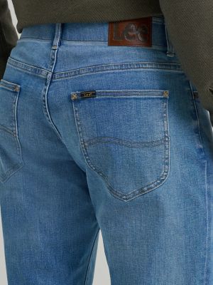 Men's Extreme Motion Athletic Tapered Leg Jean (Big & Tall) in Revival alternative view 5