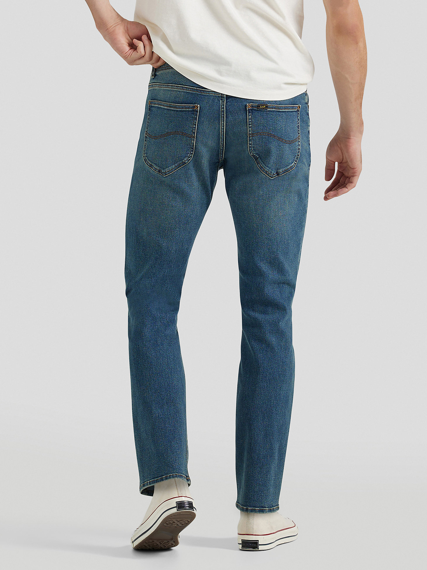 Men’s Extreme Motion Straight Fit Tapered Leg Jean | Lee®