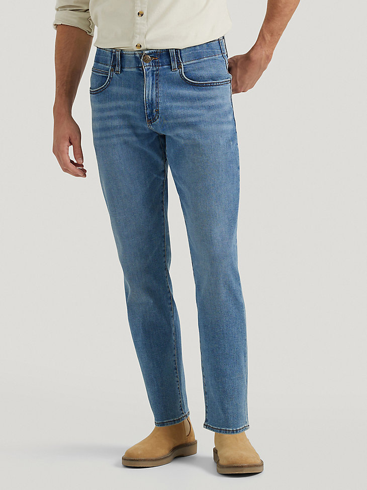 Men's Extreme Motion Straight Fit Tapered Leg Jean in Scott main view