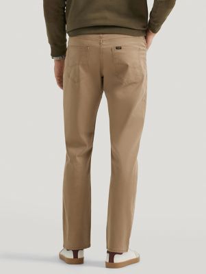 Men&rsquo;s Extreme Motion Straight Fit Tapered Leg Jeans in Cougar alternative view 2