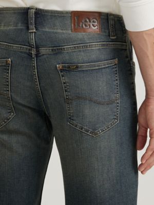 Men&rsquo;s Extreme Motion Straight Fit Tapered Leg Jeans in Maverick alternative view 4