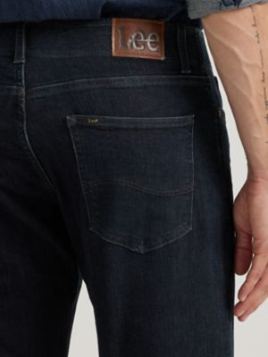 Men&rsquo;s Extreme Motion Athletic Tapered Leg Jeans in Zander