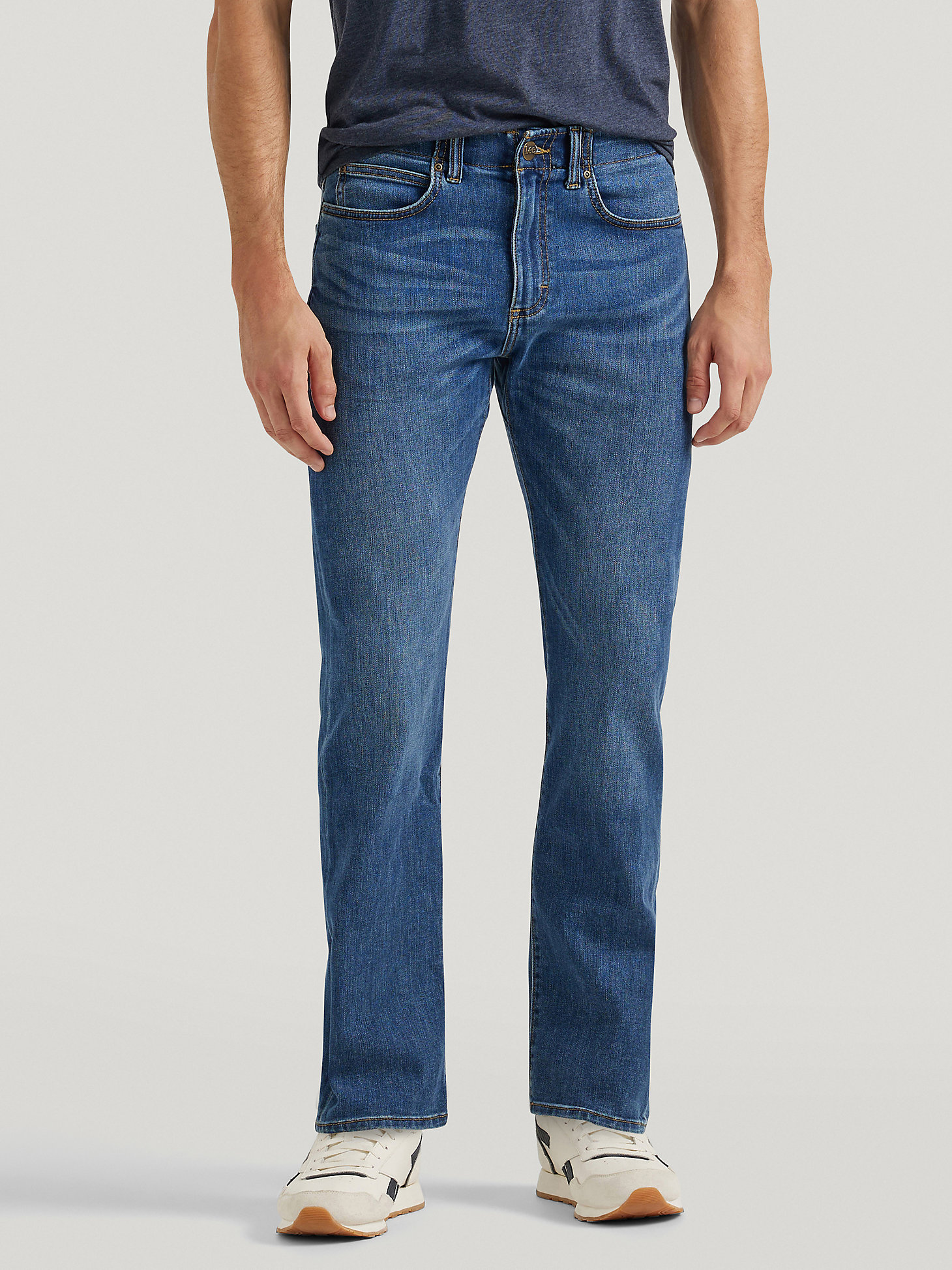 Men's Extreme Motion Slim Straight Leg Jean in Russ main view