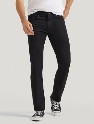 Men&rsquo;s Extreme Motion Slim Straight Leg Jeans in Black