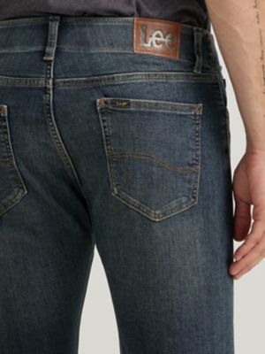 Men&rsquo;s Extreme Motion Slim Straight Leg Jeans in Maverick alternative view 4