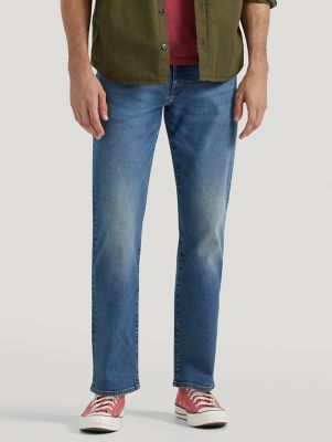 Men&rsquo;s Extreme Motion Regular Fit Straight Leg Jean in Thompson