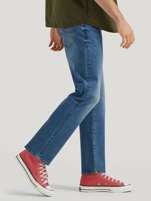 Men&rsquo;s Extreme Motion Regular Fit Straight Leg Jean in Thompson