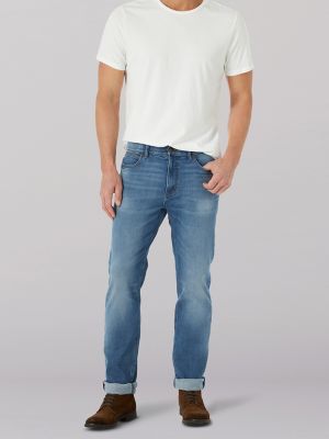 Men's Extreme Motion 4-Way Stretch Slim Straight Jean in Wallace