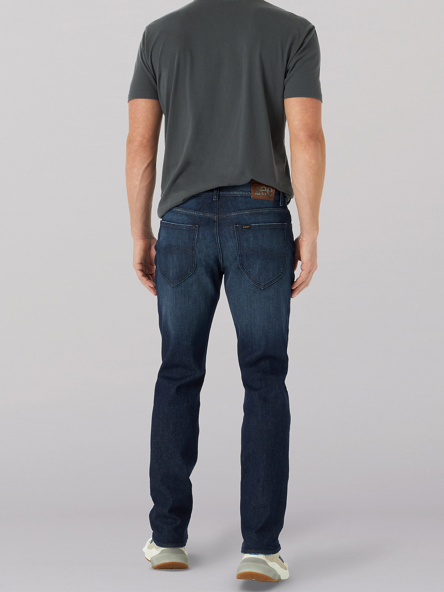 Men's Extreme Motion 4-Way Stretch Straight Tapered Jean in Counter Punch alternative view 1