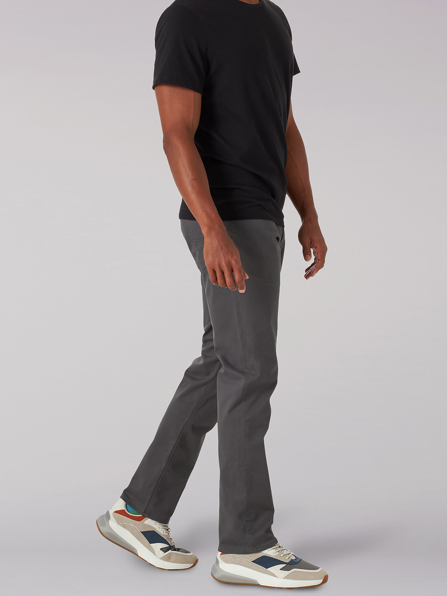 Men's Extreme Motion Super Soft Straight Fit Twill Jean in Engineer alternative view 2