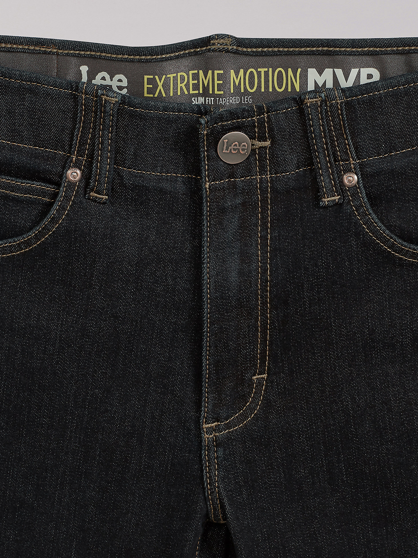 Men’s Extreme Motion MVP Slim Fit Tapered Jean in Rinse alternative view 7