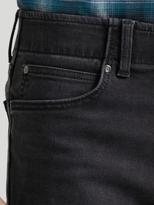 Men's Extreme Motion MVP Regular Straight Jean in Vintage Black