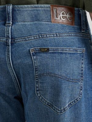 Men's Extreme Motion MVP Straight Fit Tapered Jean in Brady alternative view 4