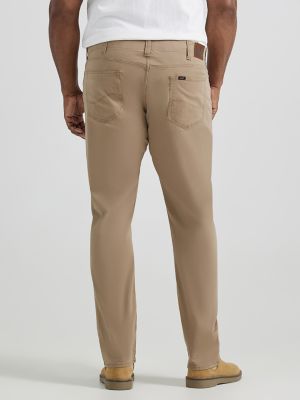 Men&rsquo;s Extreme Motion Straight Fit Tapered Leg Jeans (Big&Tall) in Cougar