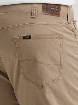 Men&rsquo;s Extreme Motion Straight Fit Tapered Leg Jeans (Big&Tall) in Cougar