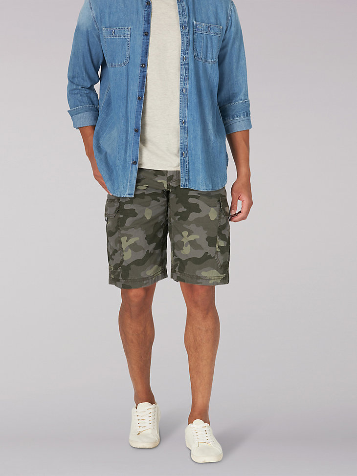 Men's Extreme Motion Crossroads Short in Woodland Camo main view