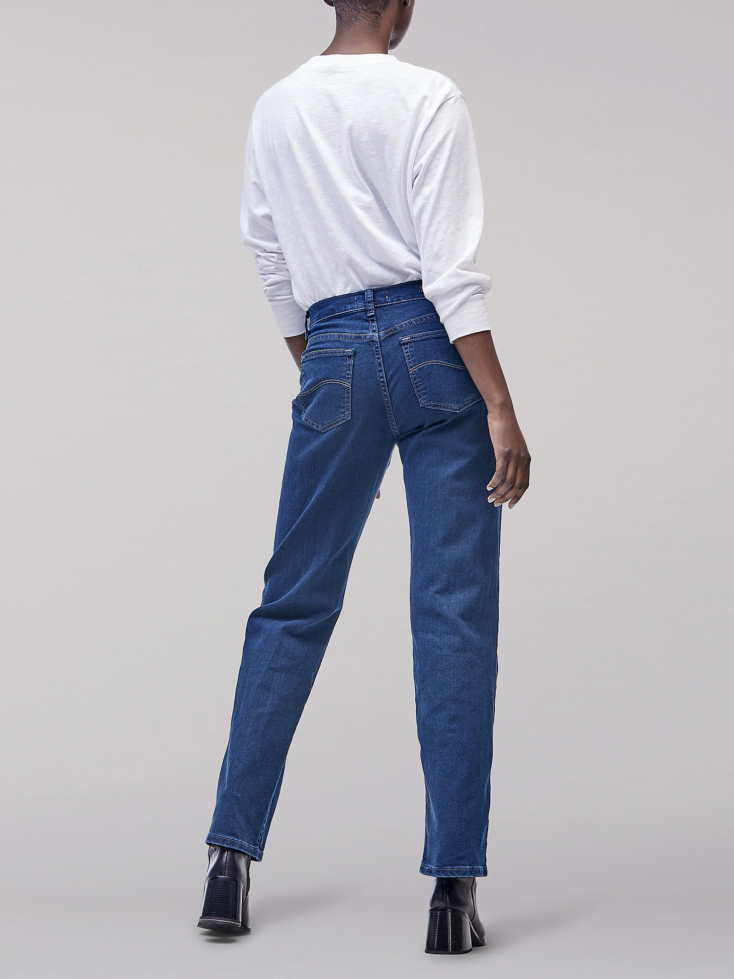 Women’s Original Relaxed Fit Straight Leg Jeans (Petite) in Premium Dark alternative view 2