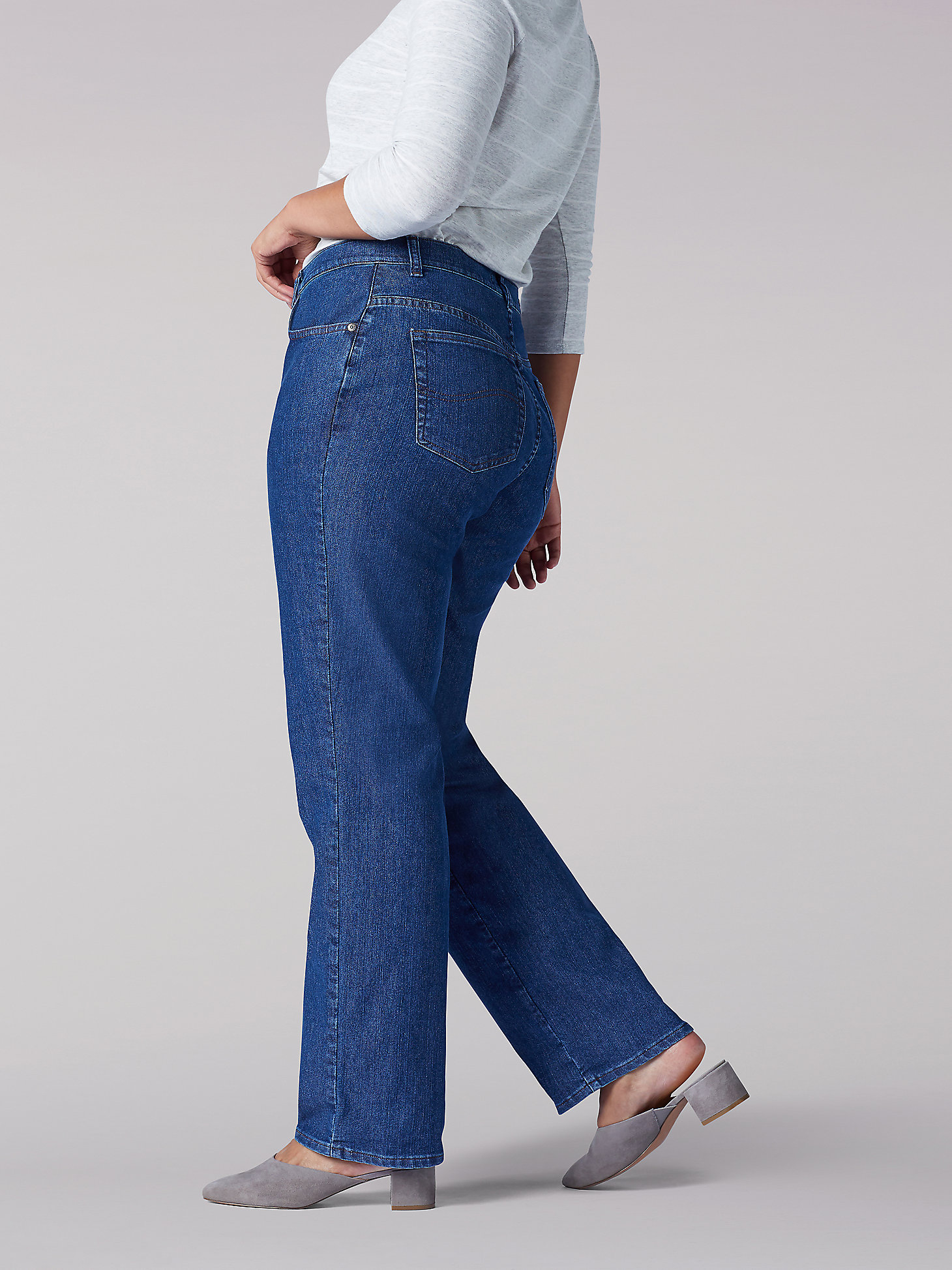 Women’s Original Relaxed Fit Straight Leg Jeans (Plus) in Premium Rinse alternative view 2
