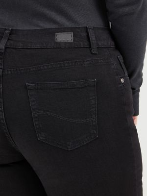 Women&rsquo;s Stretch Relaxed Fit Straight Leg Jean (Plus) in Black Onyx