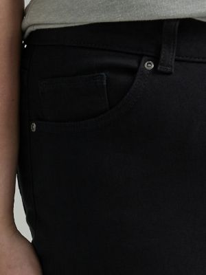 Women's Legendary Regular Bootcut Jean (Plus) in Black alternative view 4