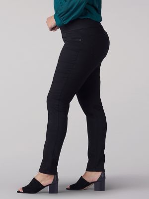 Women&rsquo;s Sculpting Slim Fit Skinny Pull-On Jean (Plus) in Black alternative view 2