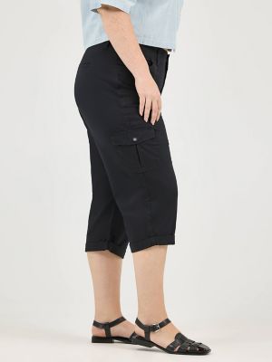 Women’s Relaxed Fit Austyn Cargo Capri (Plus) in Black alternative view 3