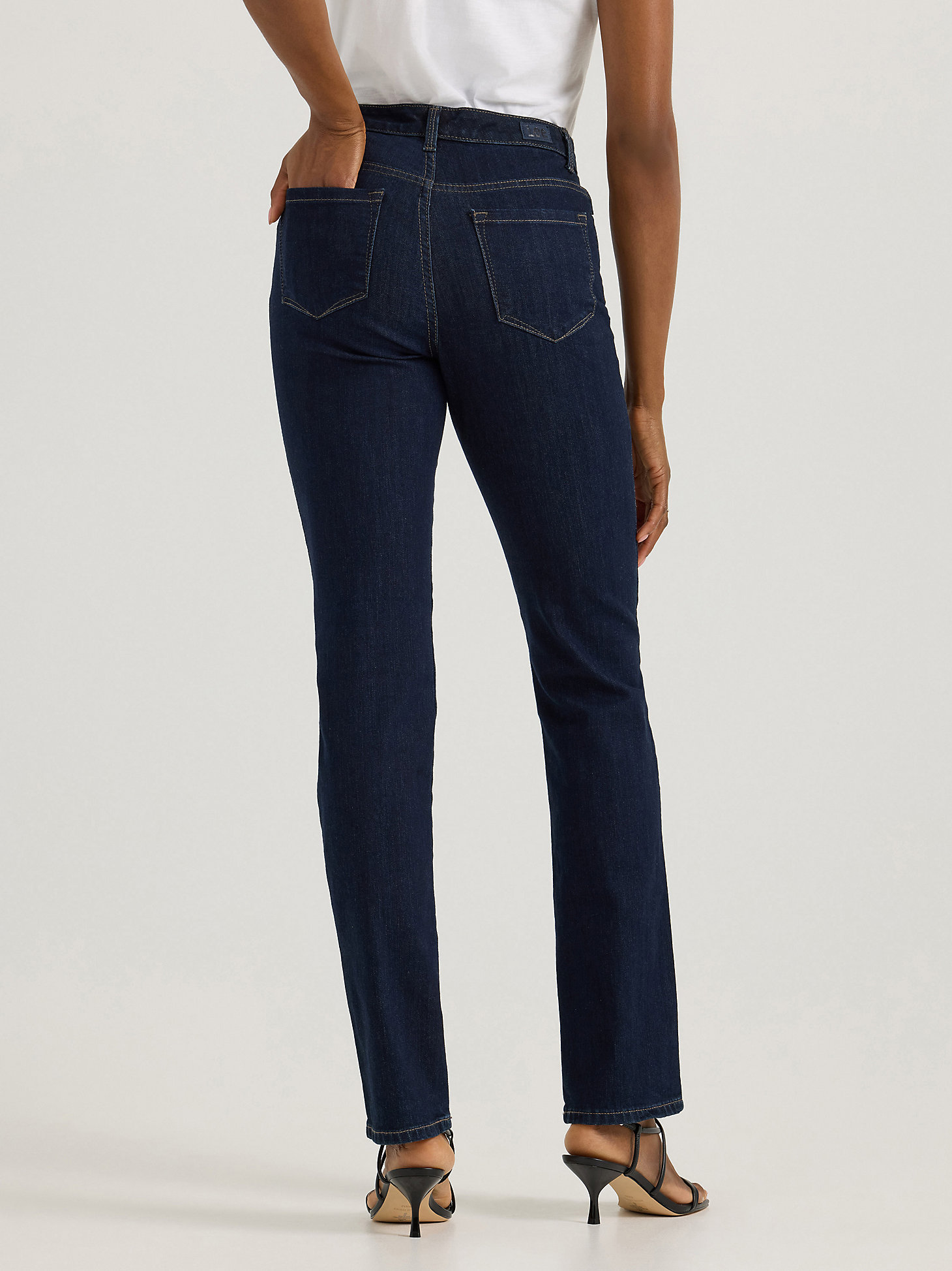Women’s Instantly Slims Relaxed Fit Straight Leg Jean Classic Fit in Heritage alternative view 2