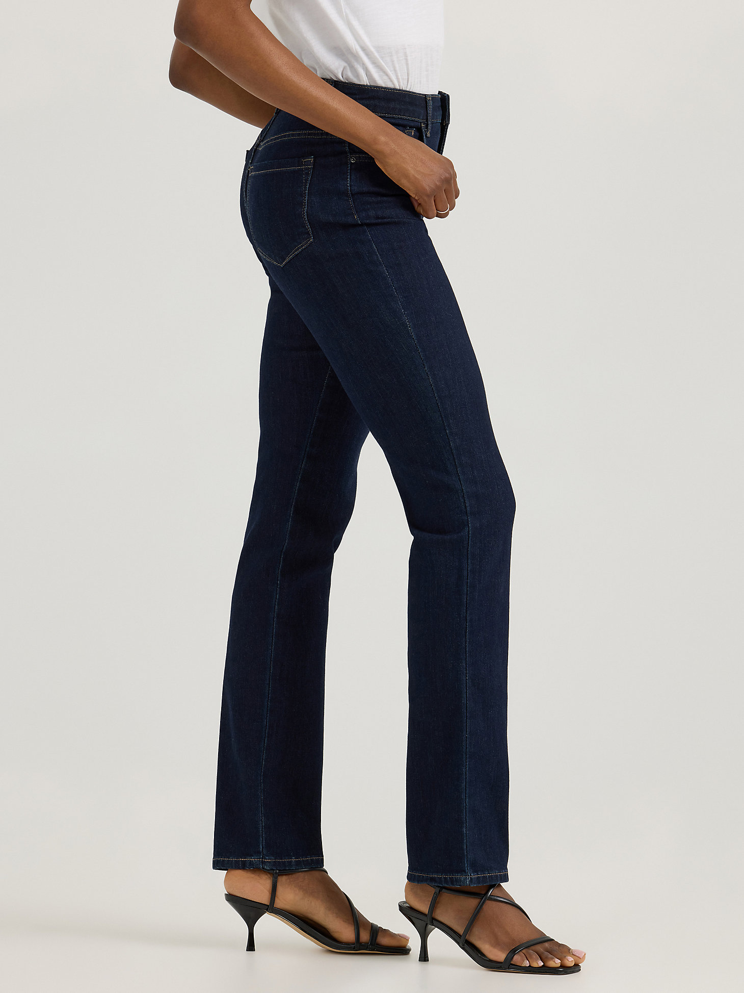 Women’s Instantly Slims Relaxed Fit Straight Leg Jean Classic Fit in Heritage alternative view 3