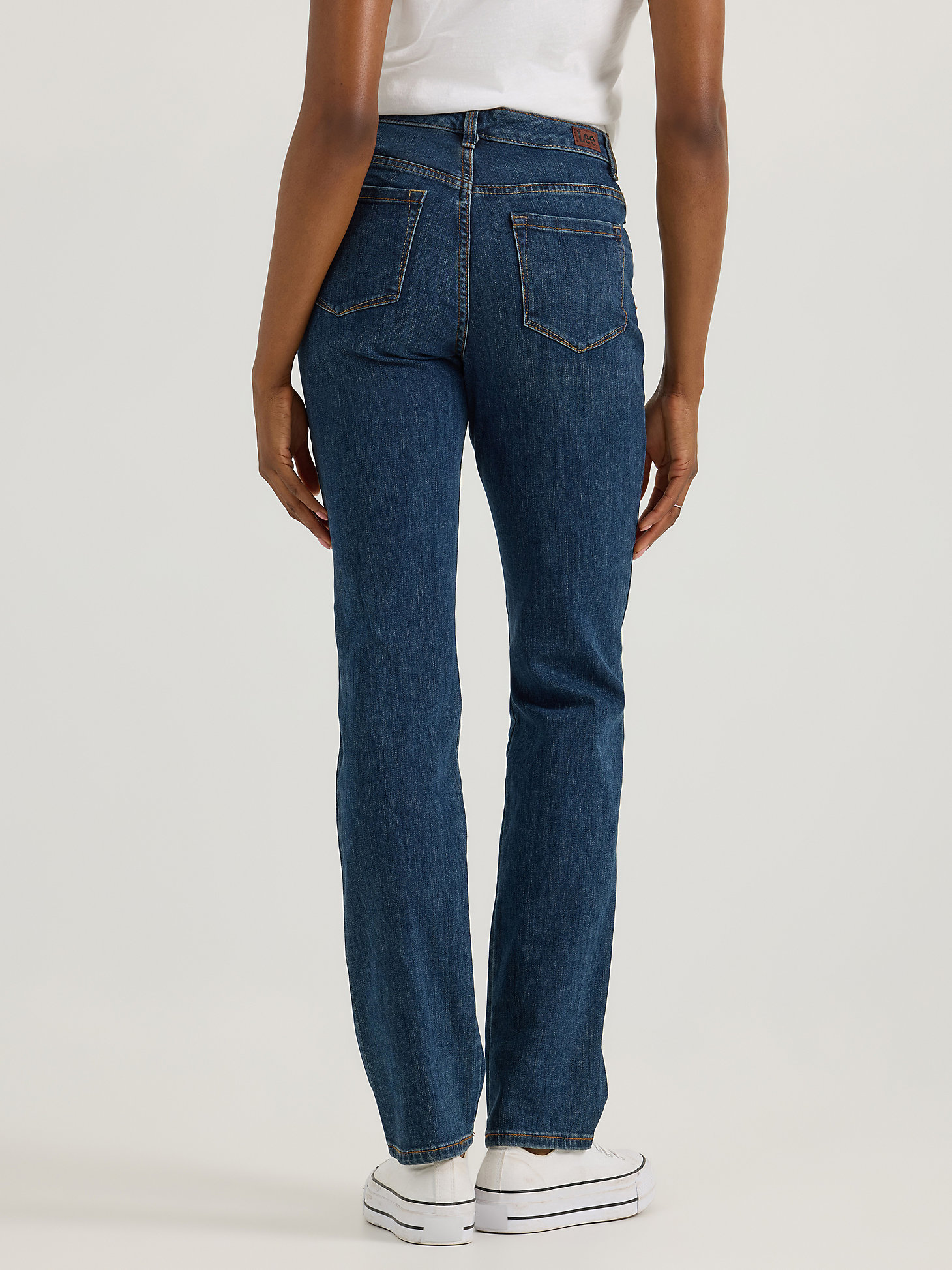 Women’s Instantly Slims Relaxed Fit Straight Leg Jean Classic Fit in Ellis alternative view 2