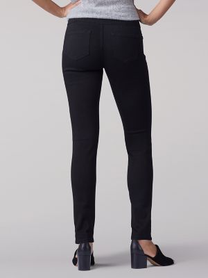 Women&rsquo;s Sculpting Slim Fit Skinny Pull-On Jean in Black alternative view