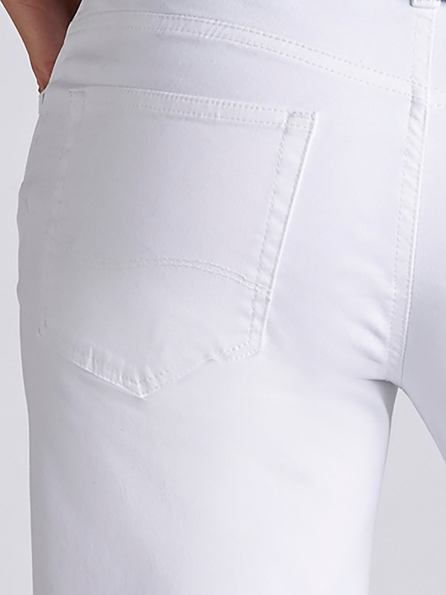 Women’s Relaxed Fit Kathy Bermuda in White alternative view 2