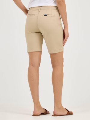 Women's Legendary Chino Bermuda in Safari alternative view 2