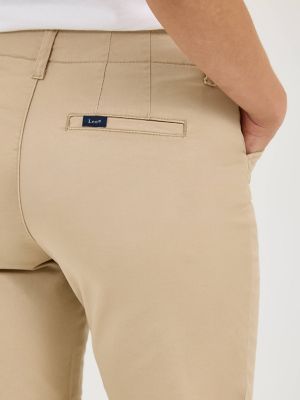 Women's Legendary Chino Bermuda in Safari alternative view 4