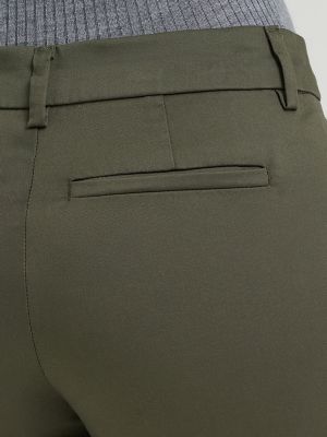 Women's Wrinkle Free Relaxed Fit Straight Leg Pant in Frontier Olive alternative view 4
