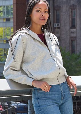 woman wearing lee t-shirt
